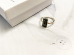 טבעת מלבן כסף משובצת זירקון שחור