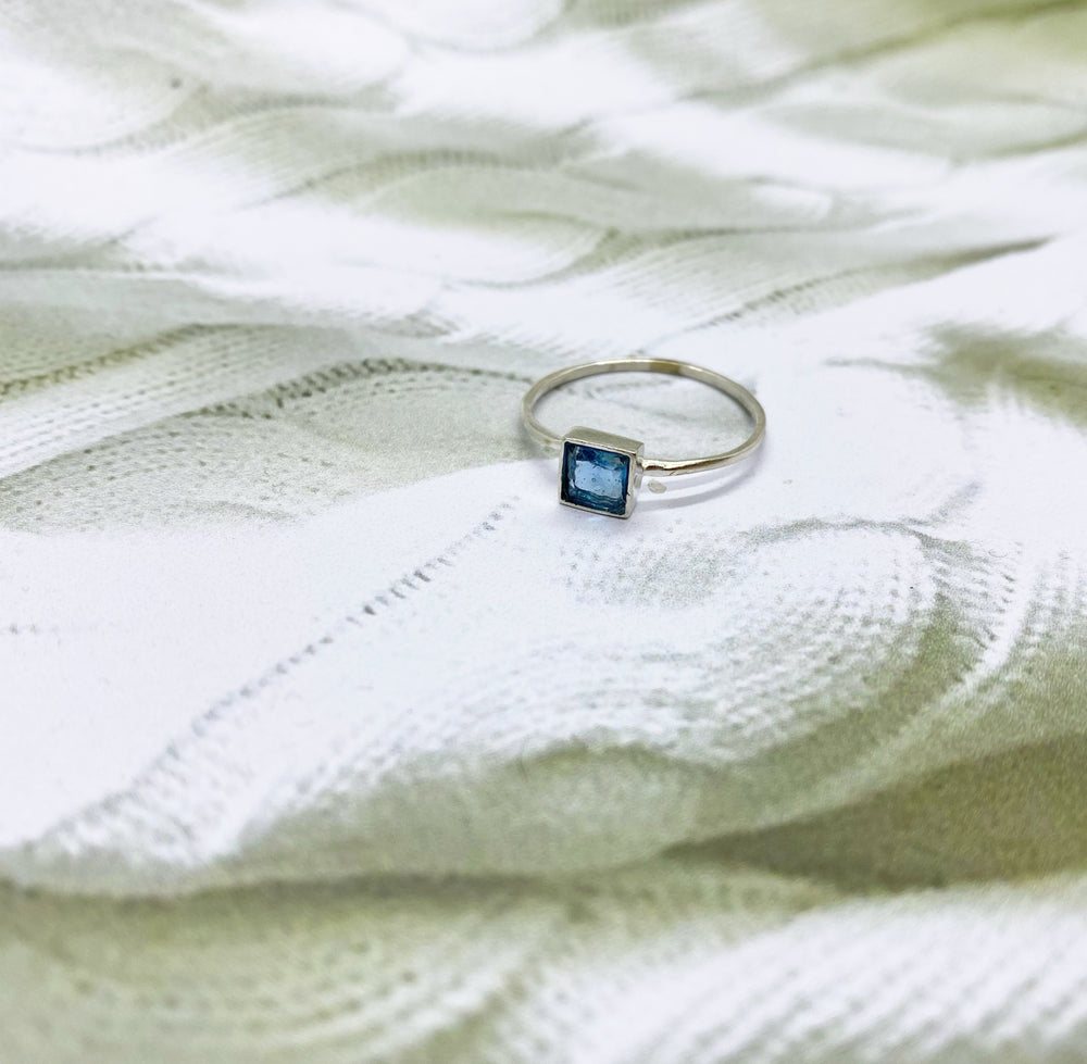 טבעת דקה מרובע אבן כחול כסף 925 US 7.75
