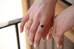 טבעת מרובעת דקה ציפוי זהב משולבת אמייל צבעוני בשחור, אדום, כחול או טורקיז